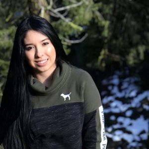 Meet your Posher, Adrianna